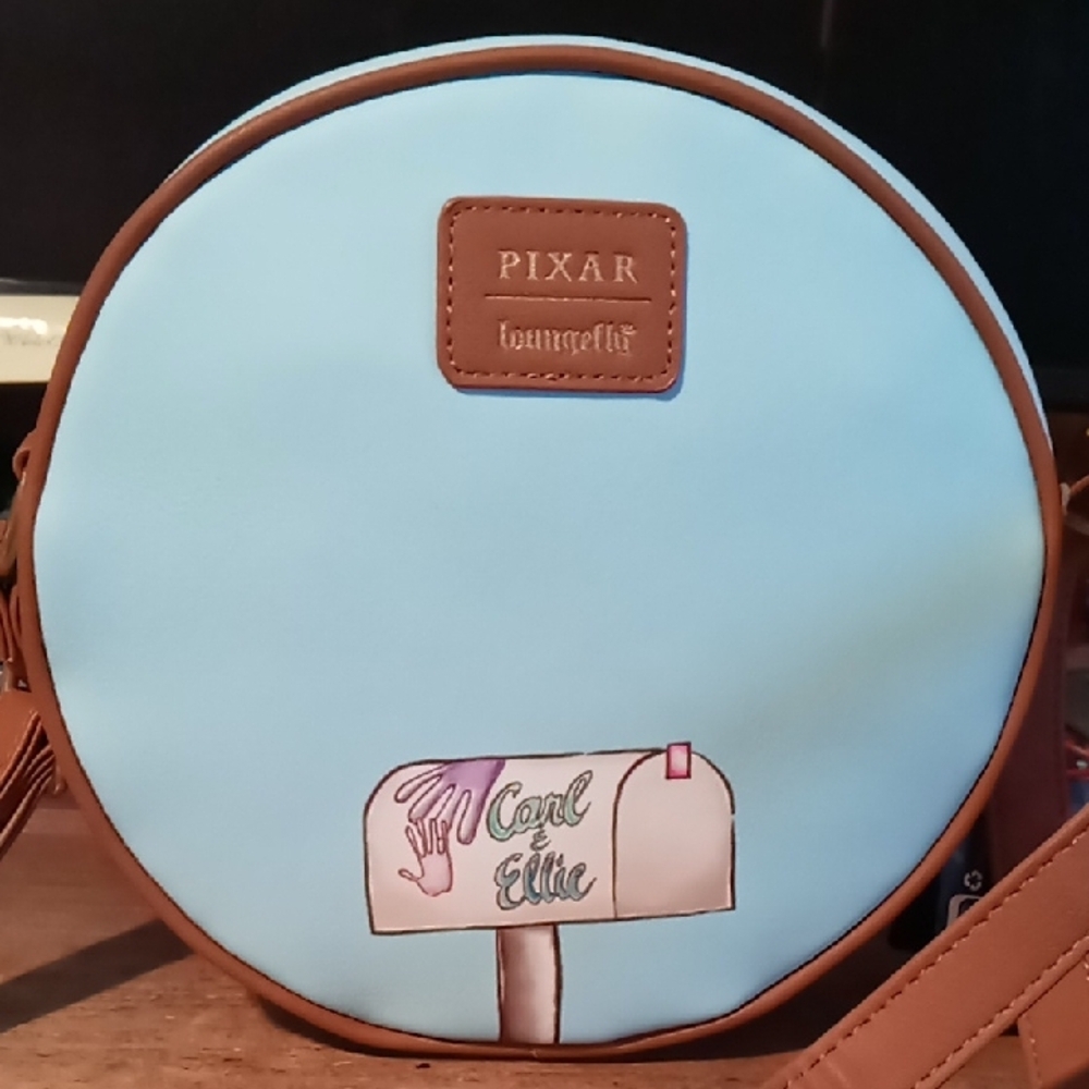 Loungefly Pixar Up Carl And Ellie With Balloon Crossbody Bag- NWT - Picture 4 of 8